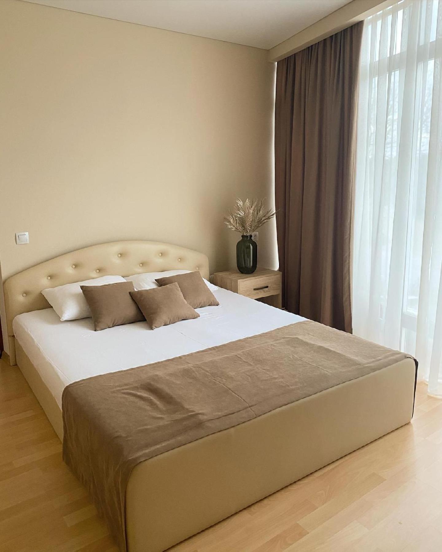 Sv Hotel, Restaurant & Airport Parking Todiresti  Dış mekan fotoğraf